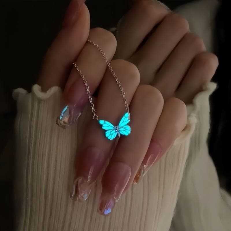 Colar de borboleta luminosa feminino 2025 novo estilo luz luxo nicho acessórios senhoras verão clavícula corrente estuda