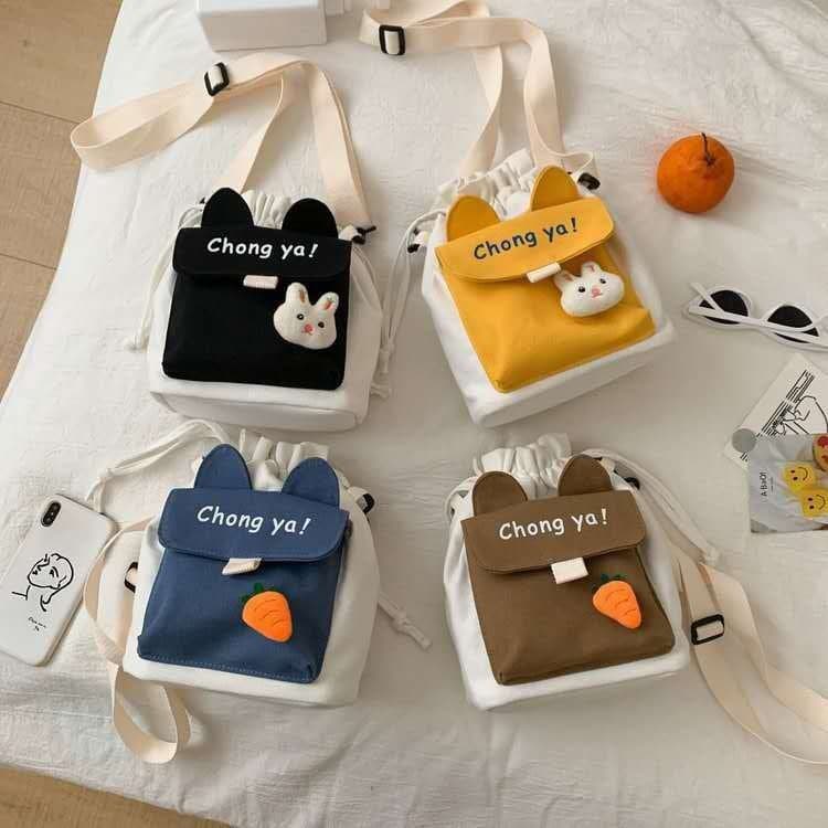 Bolsa pequena de lona feminina 2026 novo estilo ins bolsa mensageiro japonesa fofa estudante literária de um ombro telef