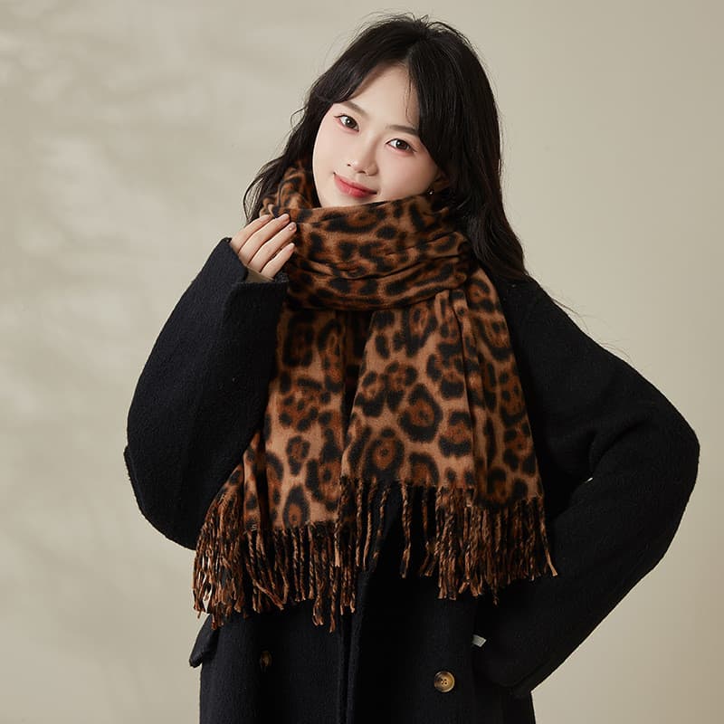 Novo Retro leopardo impressão imitação borla cachecol outono inverno engrossado quente americano quente menina cachecol