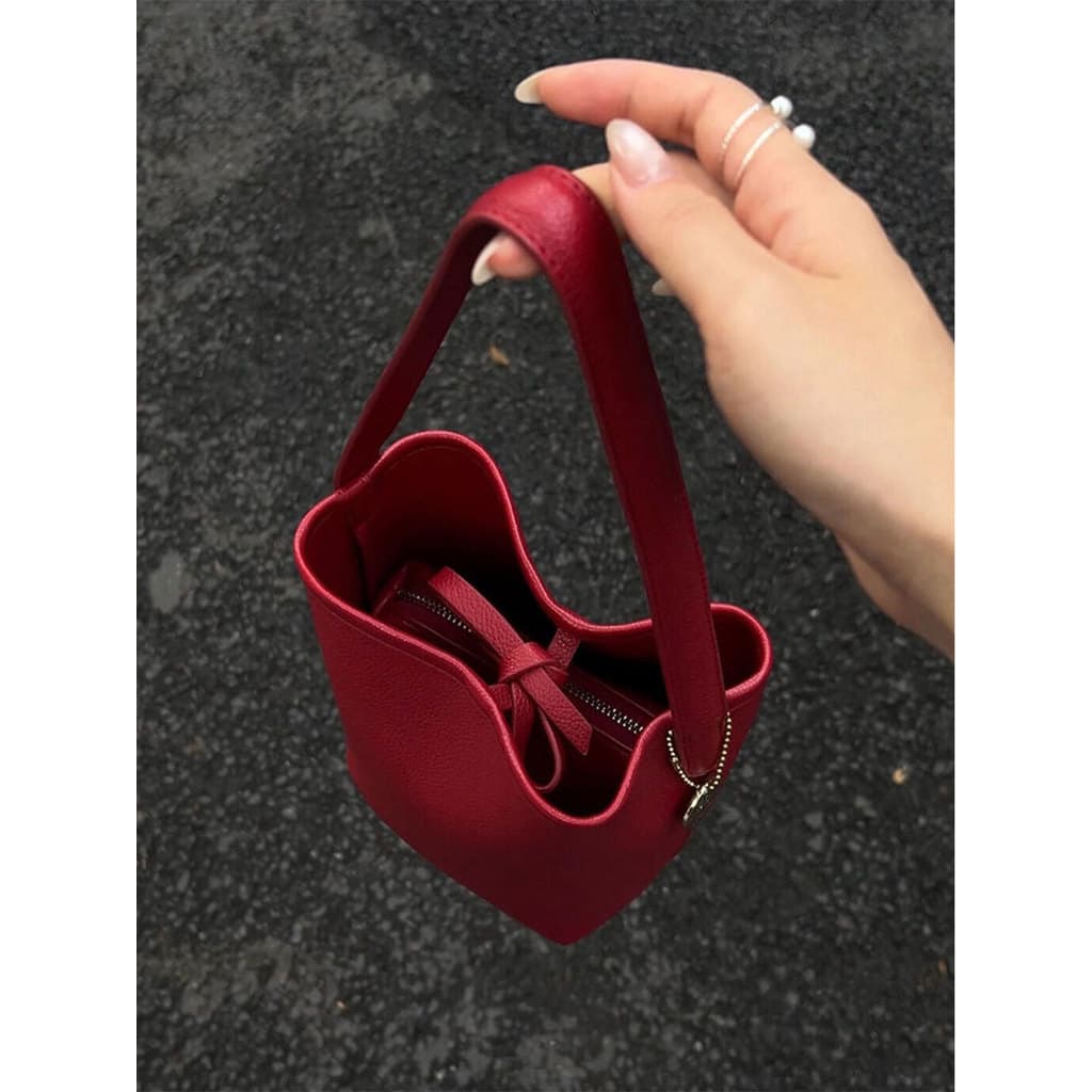 Saco balde vermelho portátil senhoras 2026 novo estilo luz luxo nicho High-End All-Match saco de casamento de noiva de u