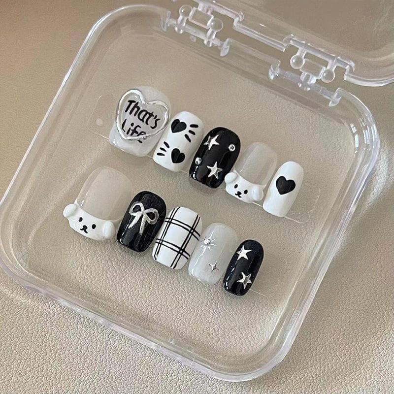 Prego usado à mão curto dos desenhos animados menina pintado à mão branco estudante bonito Manicure remendo arco destacá