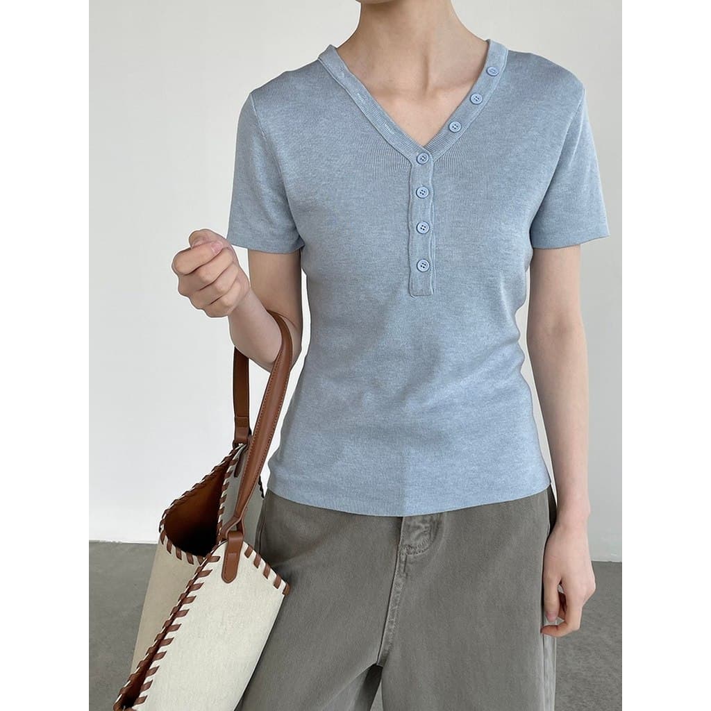 Azul claro com decote em v genuíno ombro curto de manga curta camiseta feminina High-End Super bonito malhas bonito lega