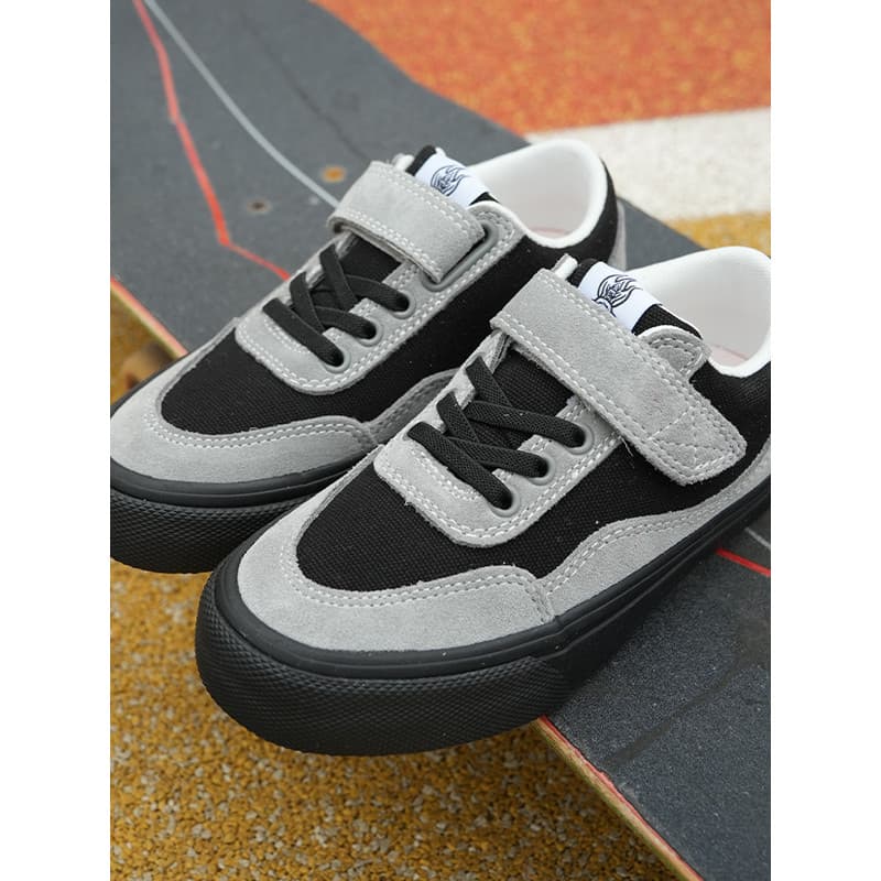 Jiluke jovens estudantes do ensino fundamental sapatos de skate preto cinza superfície de couro resistente ao desgaste a