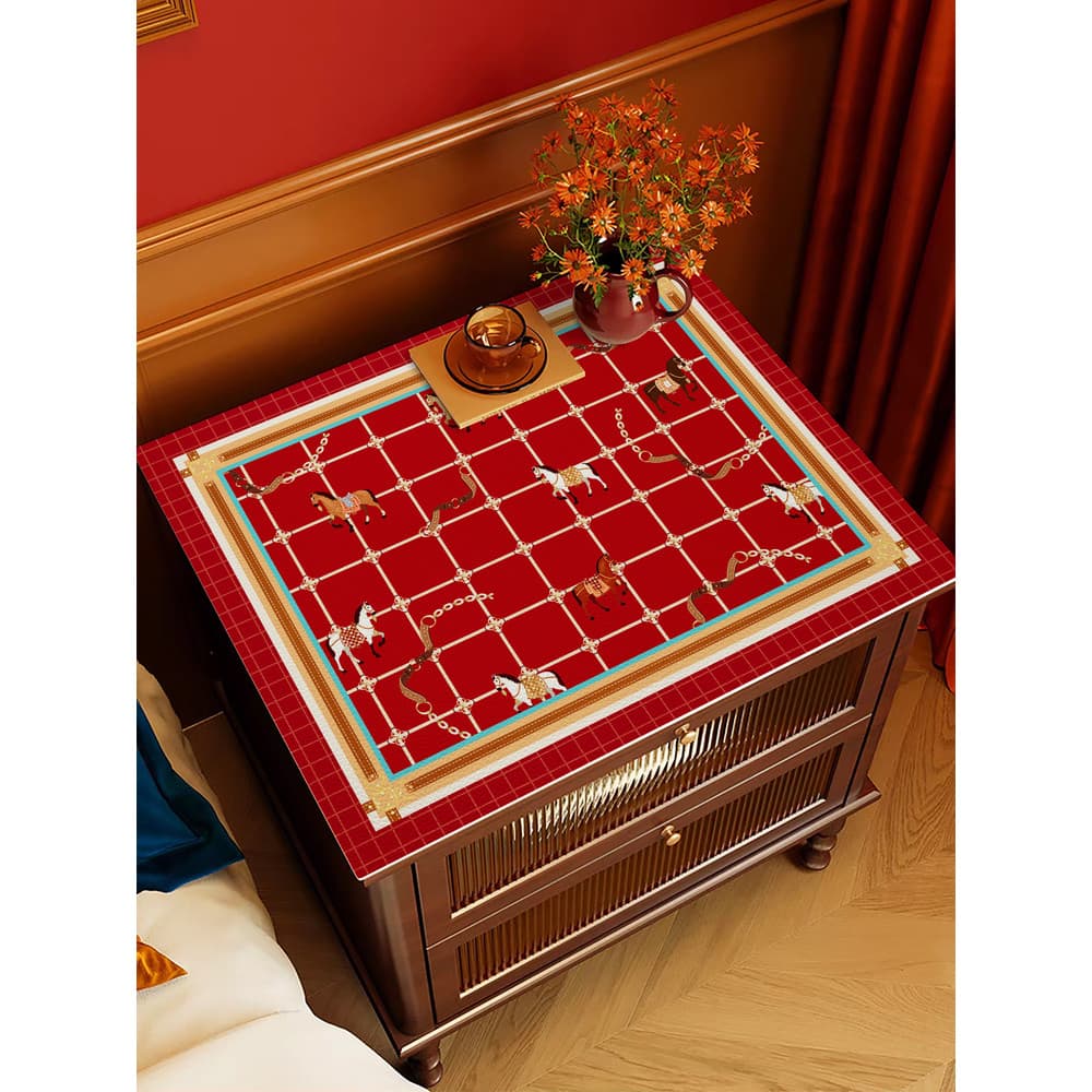 2025 estilo ano novo quarto mesa de cabeceira Anti-poeira capa esteira vermelho High-End sentimento PVC couro à prova dw
