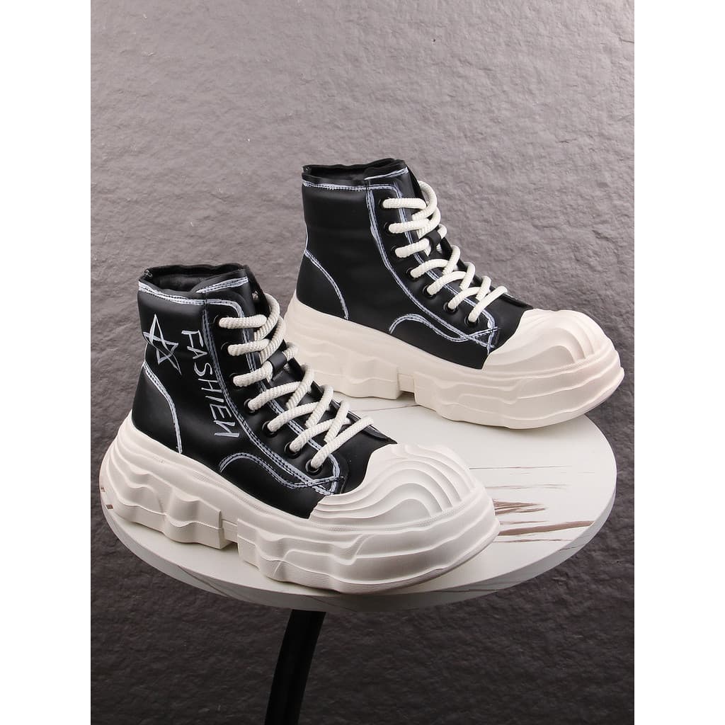 Tênis de sola grossa de alta qualidade masculino Casual aumentando moda All-Match sapatos na moda preto branco cor combi