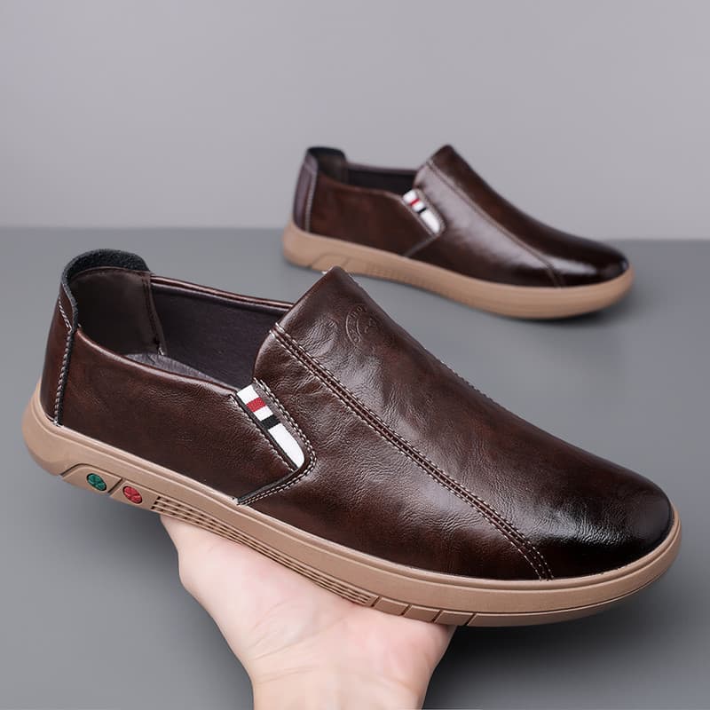 2025 verão novo estilo sapatos masculinos na moda deslizamento em sapatos casuais moda mocassins de couro masculino All-