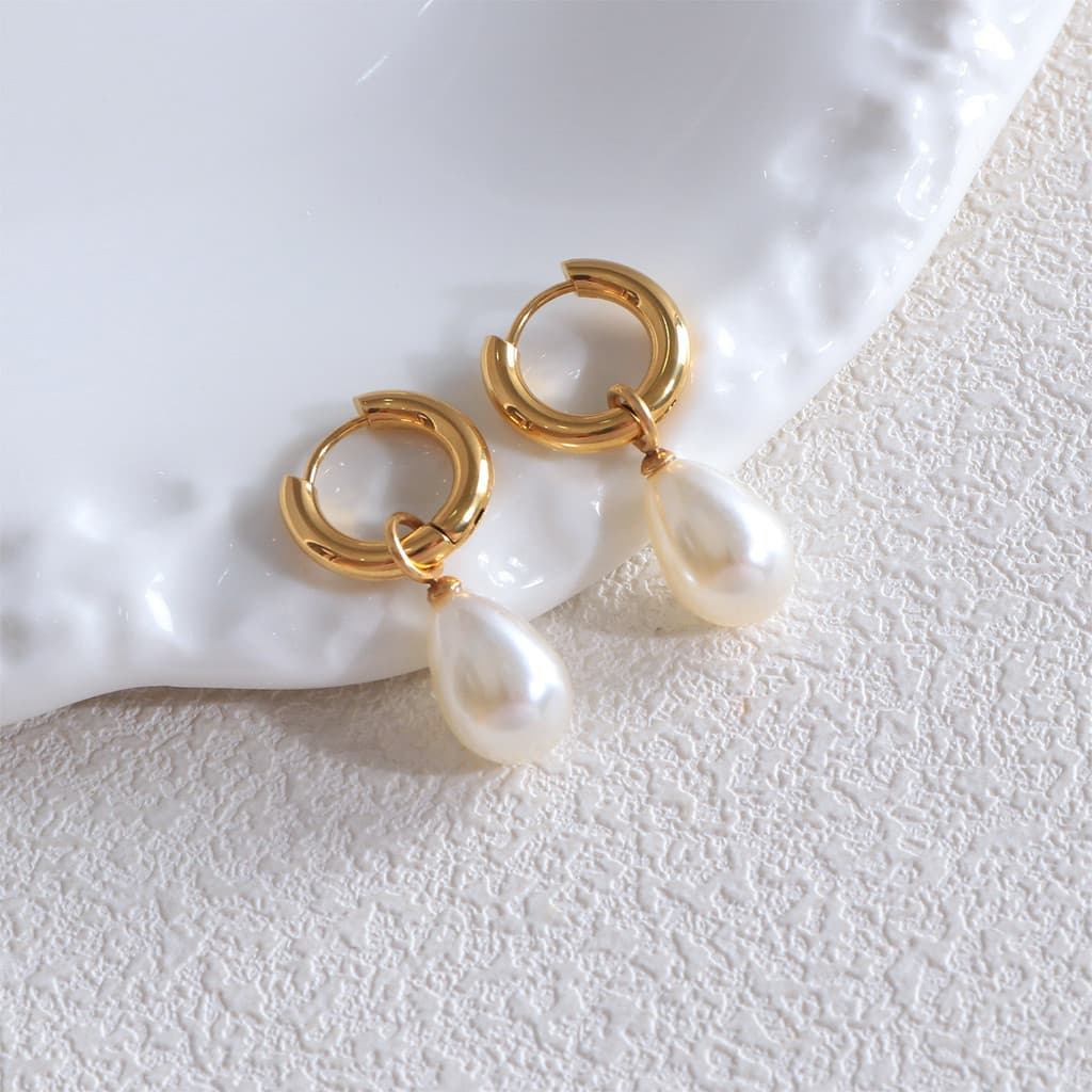Brincos Elegantes de Pérola para Mulheres, Clipes de Orelha em Aço Titânio, Brincos Longos Estilosos, Brincos de Pérola