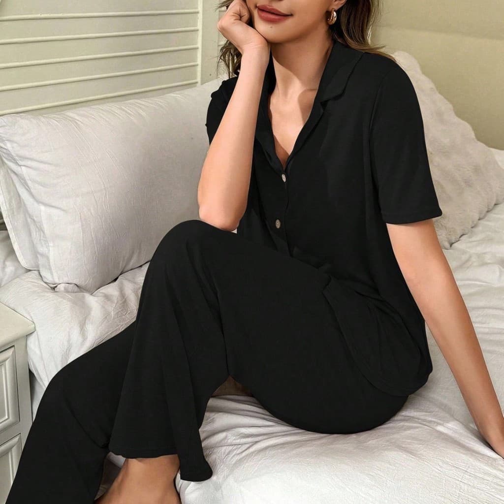 Pijamas femininos são confortáveis, feitos de rayon, em cor sólida, com mangas curtas, estilo cardigã e calças compridas