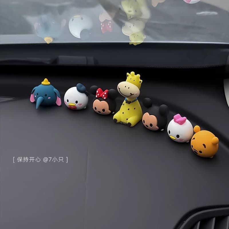 Decorações fofas para painéis de carro, console central interno, acessórios de carro em estilo cartoon 2025.