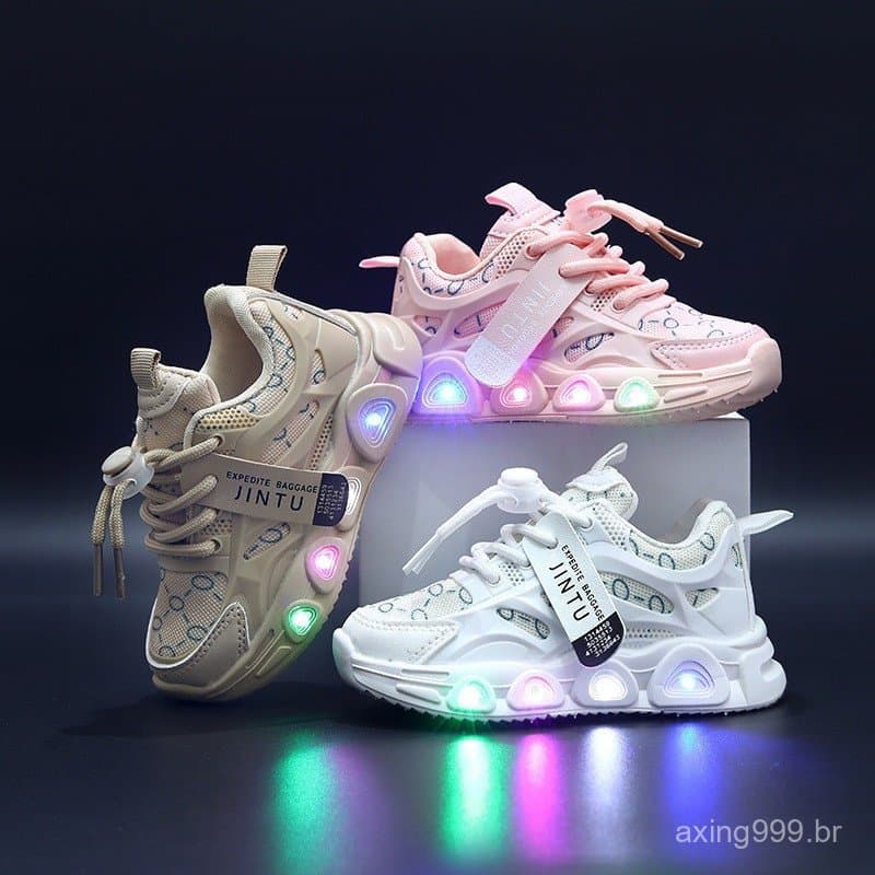 2026 Novo Estilo tênis infantis meninos estudantes casuais sapatos de placa alta meninas sapatos de bebê LED sapatos