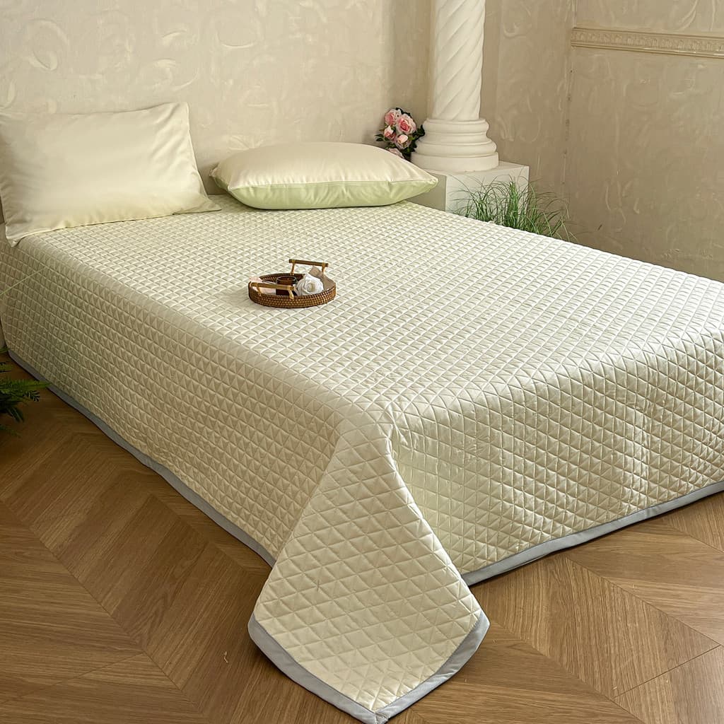 Creme Feng Shui Lavável Seda Gelo Sensação Fresca Capa de Cama Acolchoada Peça Única Verão Antiderrapante Lençol Acolcho