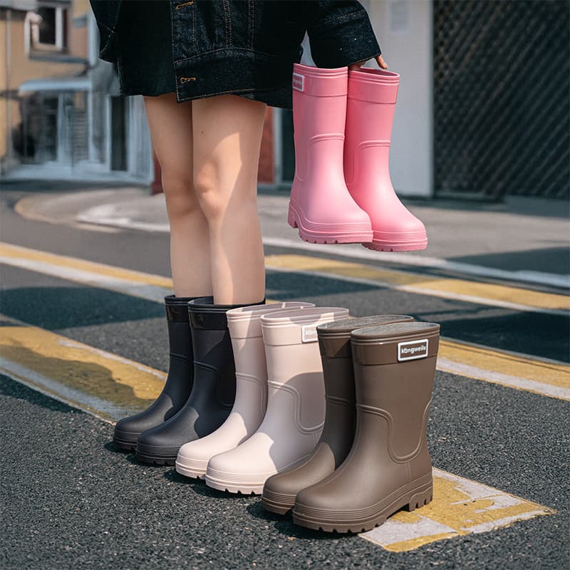 [OSEE] Botas de Chuva Femininas Estilo Japonês Coreano com Estampa de Letras, Cano Médio, Impermeáveis em PVC para Todas