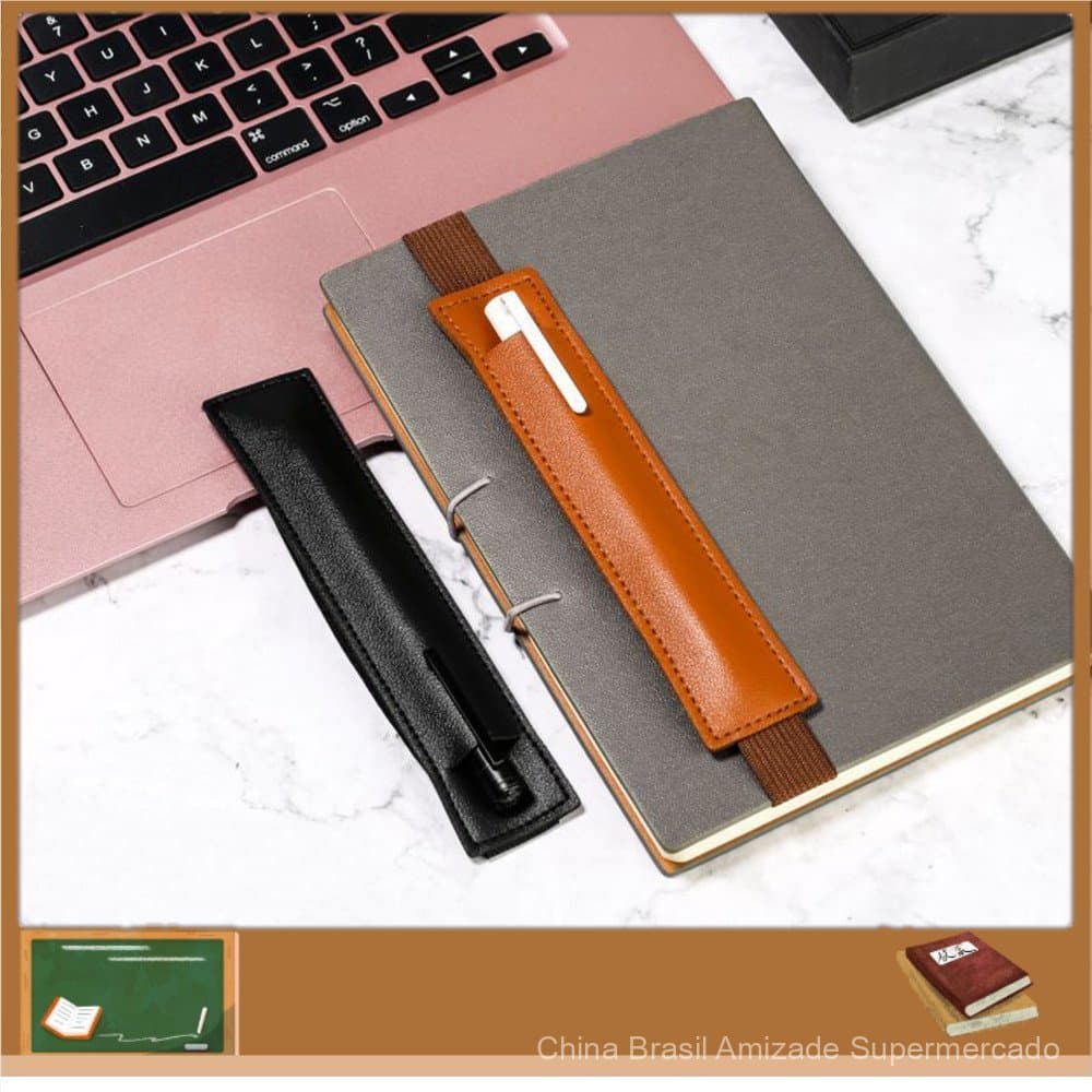 Suporte elástico para laptop com fivela de borracha, equipado com um clipe para caneta e porta-canetas em couro PU, um s