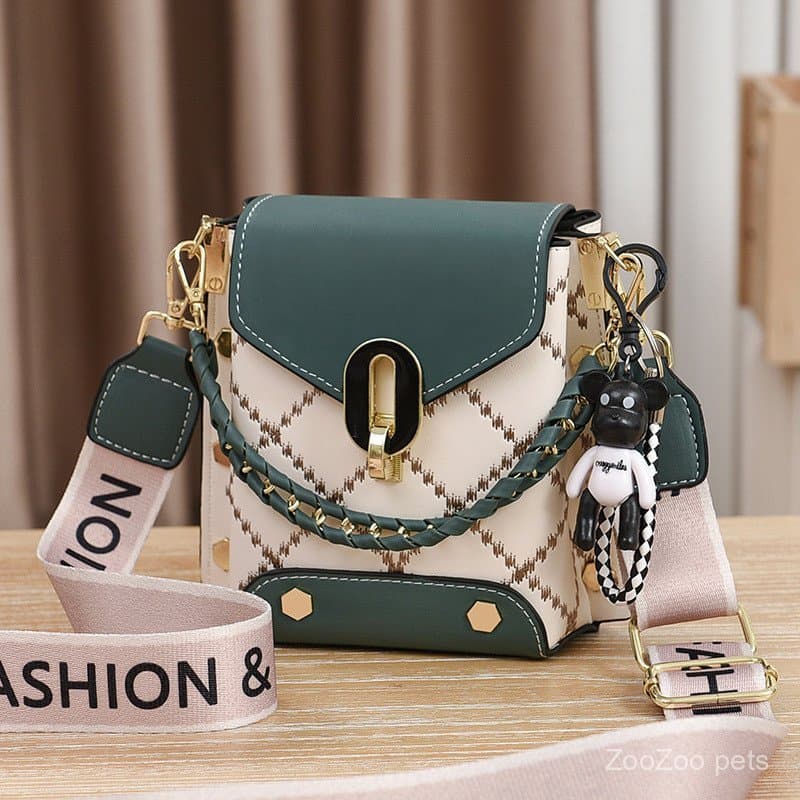 Nova bolsa de verão do fabricante, versão coreana, bolsa pequena quadrada simples, moderna e versátil, bolsa transversal