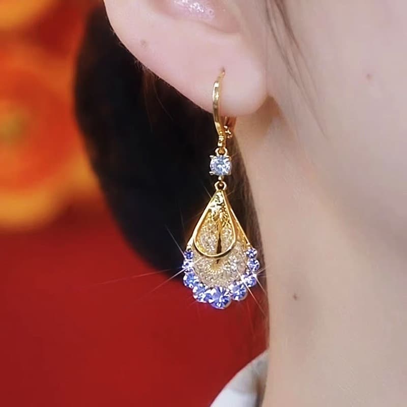 [Estoque pronto] Brincos de zircônia femininos retrô elegantes leves luxo moda novo estilo fivelas de orelha requintados