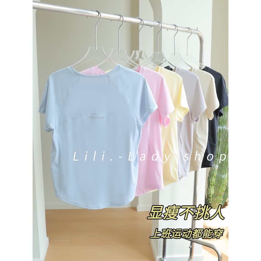 Camiseta esportiva feminina 2026 novo estilo fino ajuste mais magro olhar de manga curta de secagem rápida Fitness topo