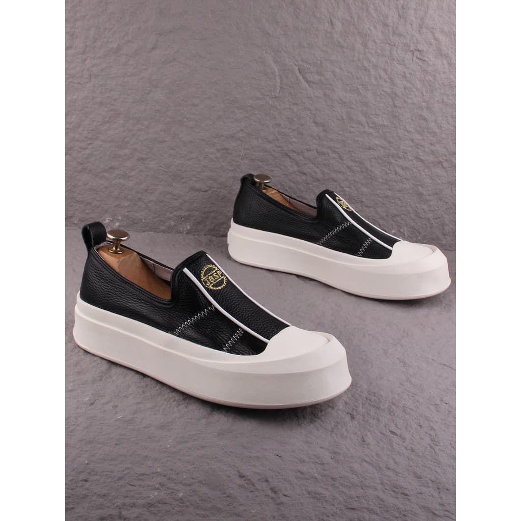 Branco sapatos casuais dos homens versão coreana na moda sapatos brancos 2026 novo estilo sapatos esportivos dos homens