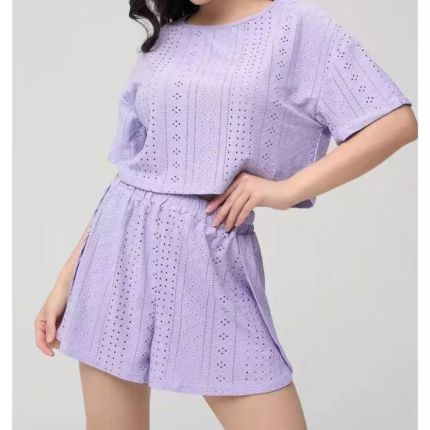 Pijama confortável e solto, estilo live-streaming, de cor sólida com detalhes vazados, conjunto de duas peças com shorts