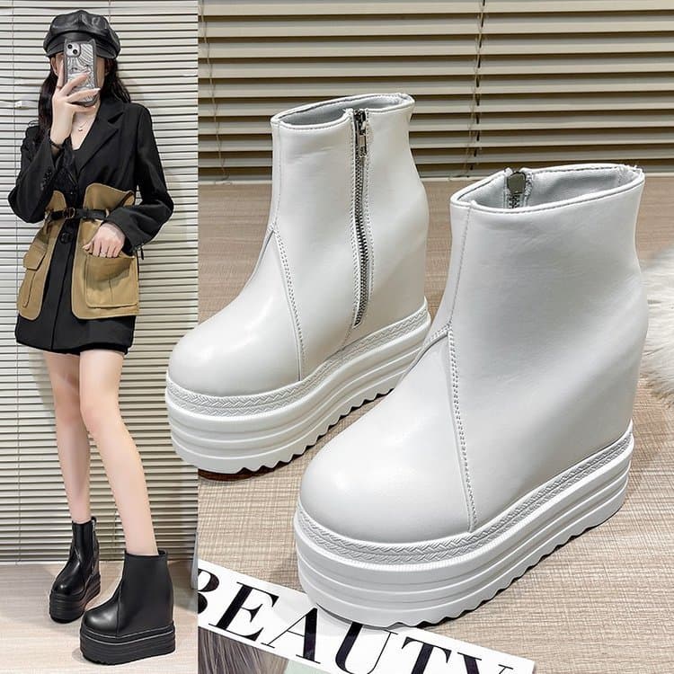 2026 Novo estilo botas femininas de salto cunha de tamanho grande, botas Martin de aumento interno femininas, plataforma