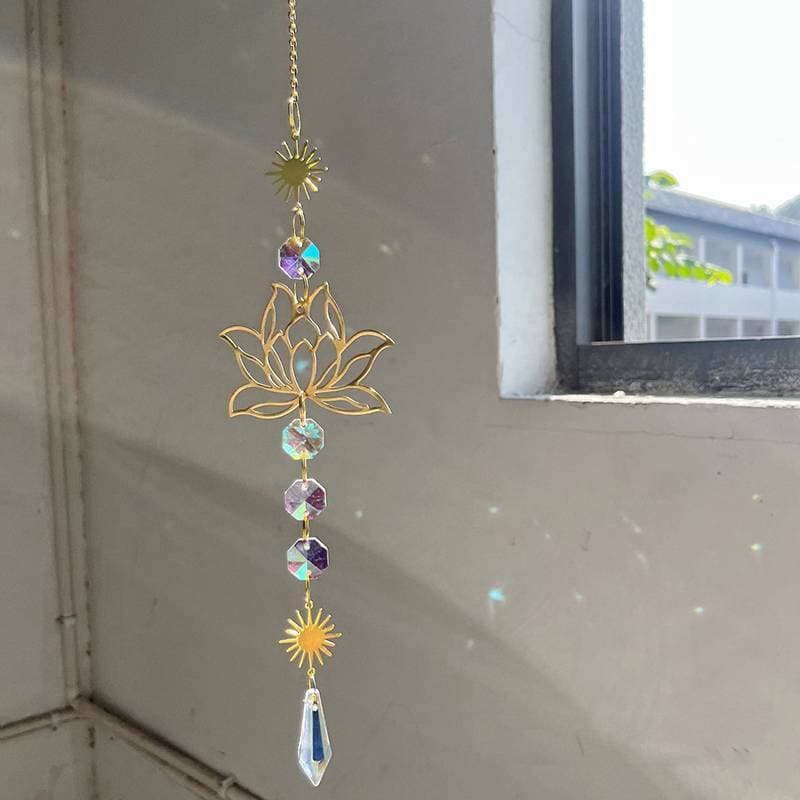 1Pc Suncatcher Jardinagem Artesanato Lótus Dourado AB Colorido Gota De Água Pingente Decoração De Cristal Para Casa Casa