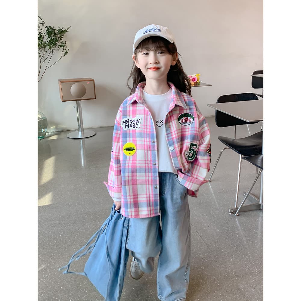 Meninas camisa xadrez outono 2026 novo estilo moda menina camisa médio grande crianças topo jaqueta estilo fino