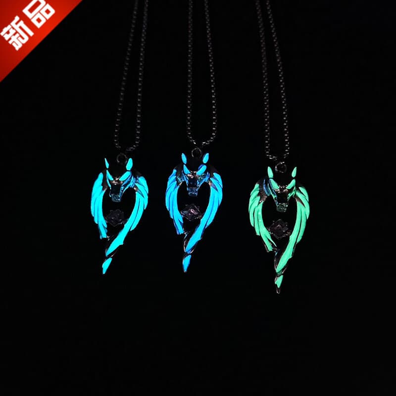 Lobo luminoso Totem norte lobo rei pingente luminoso Retro Hip Hop All-Match rua colar tendência masculina
