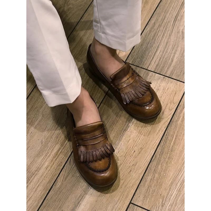 Novo couro genuíno britânico Retro borla sapatos de couro casuais feitos à mão velho conjunto pé mocassins confortáveis