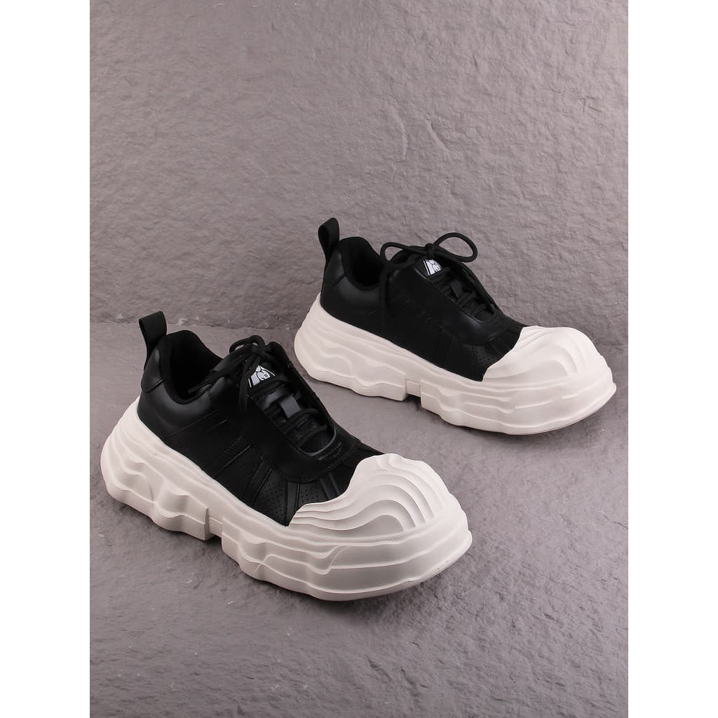 High-End Street Wear luz luxo moda All-Match na moda sapatos casuais masculinos 2026 verão novo estilo respirável altura