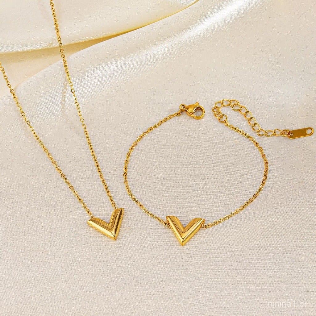 Conjunto 2 peca Colar pulseira de letra V de nicho de ouro simples de aço titânio 18K europeu e americano