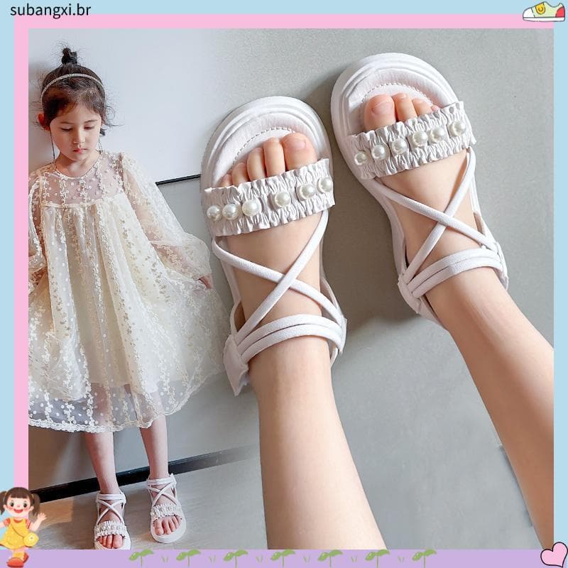 Meninas sandálias 2023 novo estilo verão princesa estilo ocidental pérolas médio grande crianças sola macia verão menina