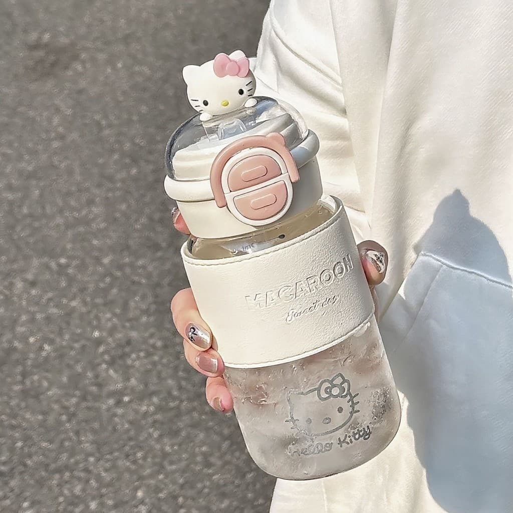 Ins copo de água de alto valor hellokitty copo de plástico bonito menina estudante de grande capacidade copo de palha de