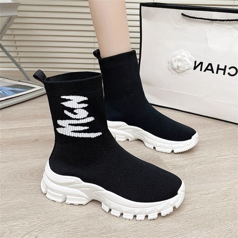 2026 botas curtas femininas outono mais magro olhar All-Match elástico meias de sola grossa botas novo estilo meias sapa