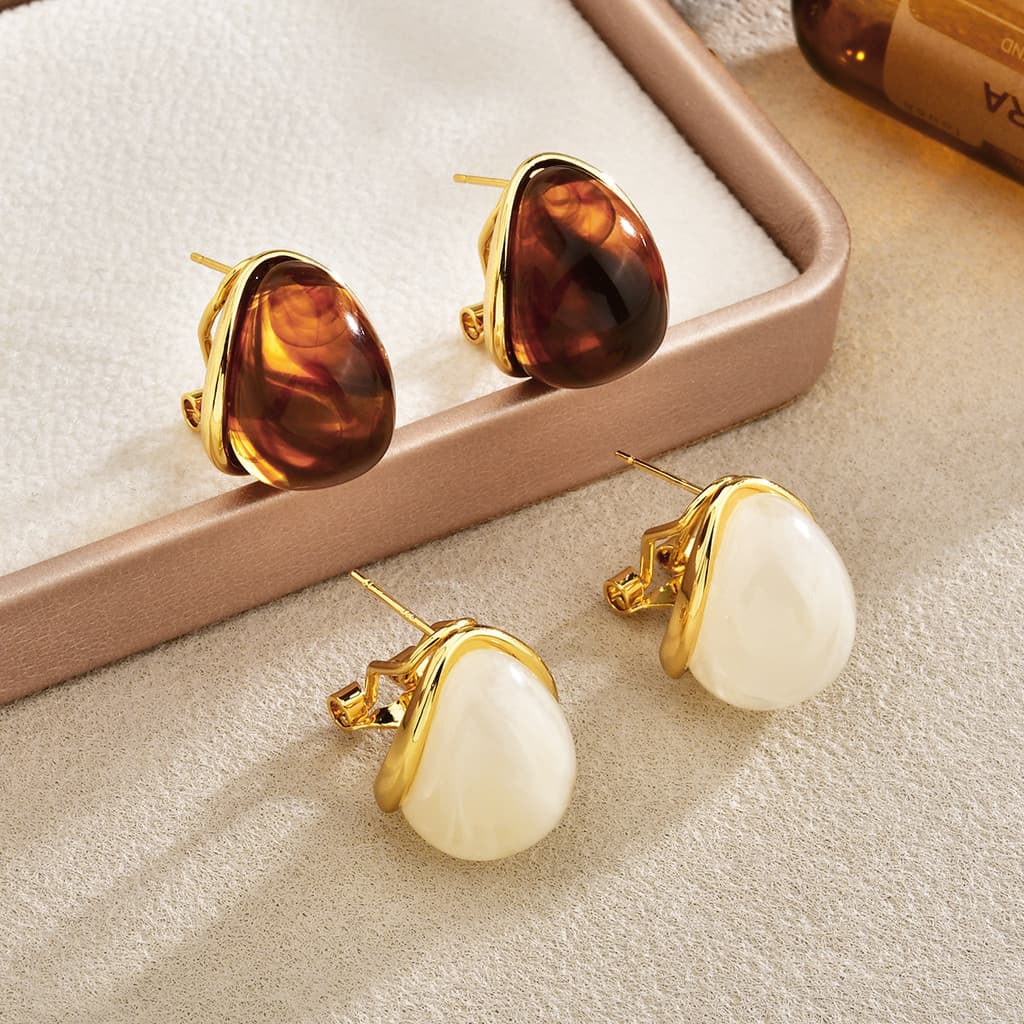 【67】Brincos vintage franceses em resina, em formato de gota, cor de café