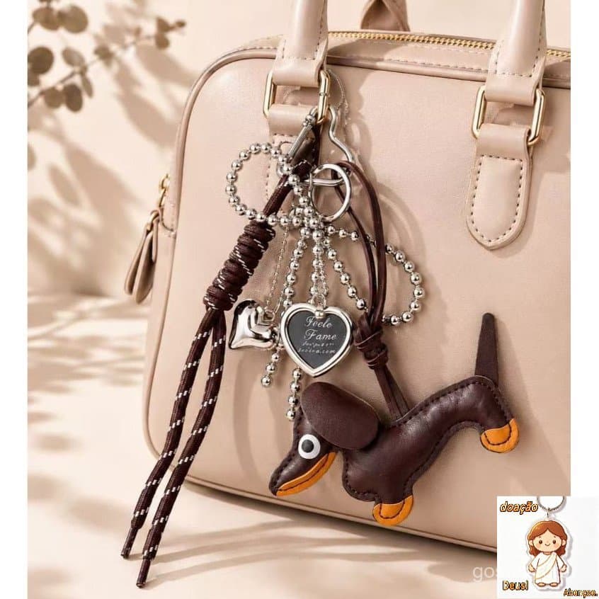 Chaveiro Cachorro Salsicha Feminino Fofo com Coração e Cordão Decorativo para Bolsa