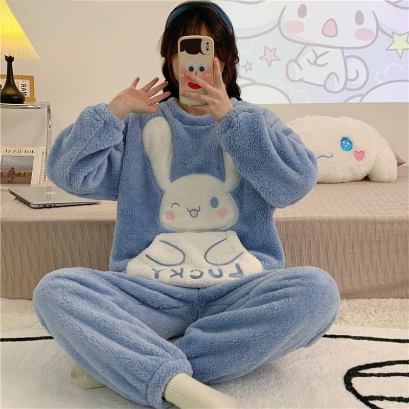 Conjunto de Pijama Feminino AX1V Sanrio Hello Kitty Kuromi My Melody Cinnamoroll Estilo Coreano com Forro de Flanela E Z