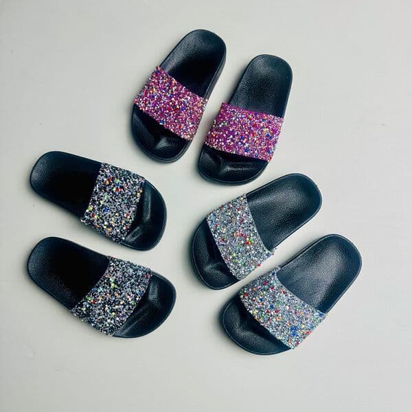 | slippers | ✺Novo estilo verão moda chinelos cor diamante cinta crianças sapatos planos casuais sandálias ao ar livre I