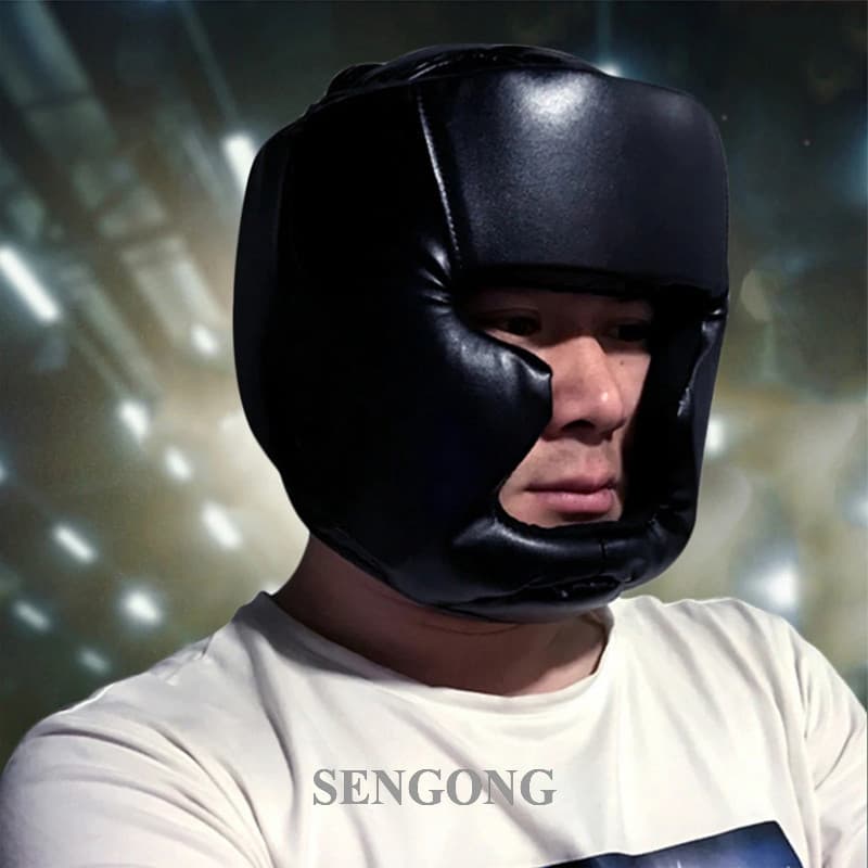 SENGONG MMA Muay Thai PU Capacete De Boxe Sanda Artes Marciais Kickboxing Protetor De Cabeça De Treinamento