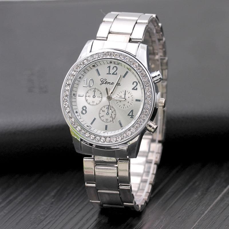 8 relógio de quartzo novo estilo genebra três olhos liga diamante senhoras relógio Casual quartzo relógio de pulso jóias