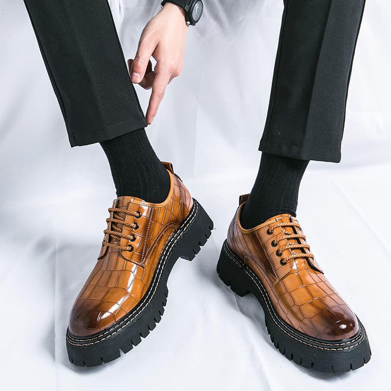 Sapatos masculinos de dedo grande britânico aumento interno noivo terno de casamento negócios Formal Wear Casual dedo do