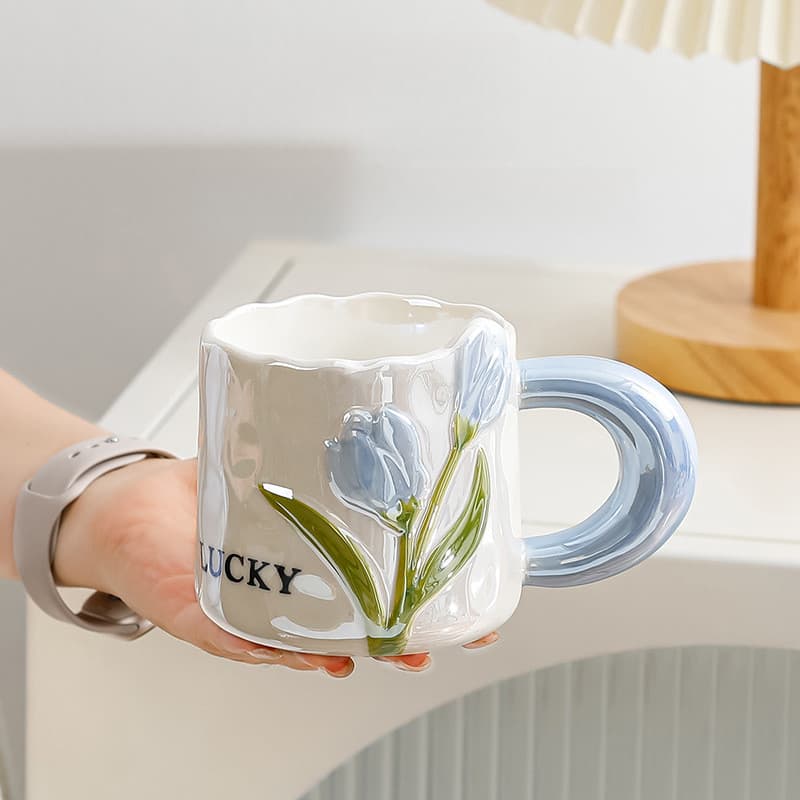 Caneca Tulipa Esmalte Pérola | Xícara de café com flores pintadas à mão, conjunto leve de lembrança de luxo