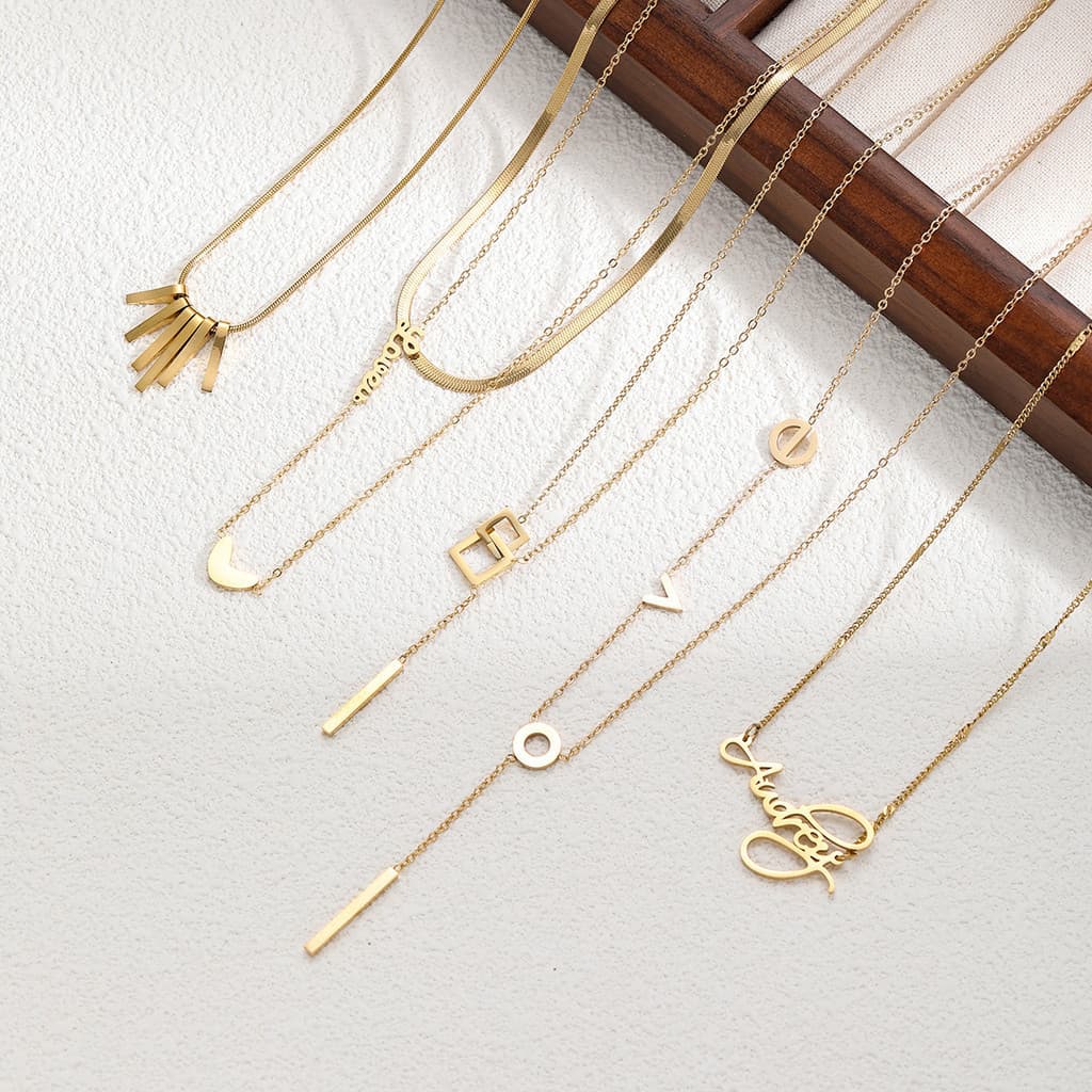 Colar feminino sem desbotamento em aço titânio com Design de nicho