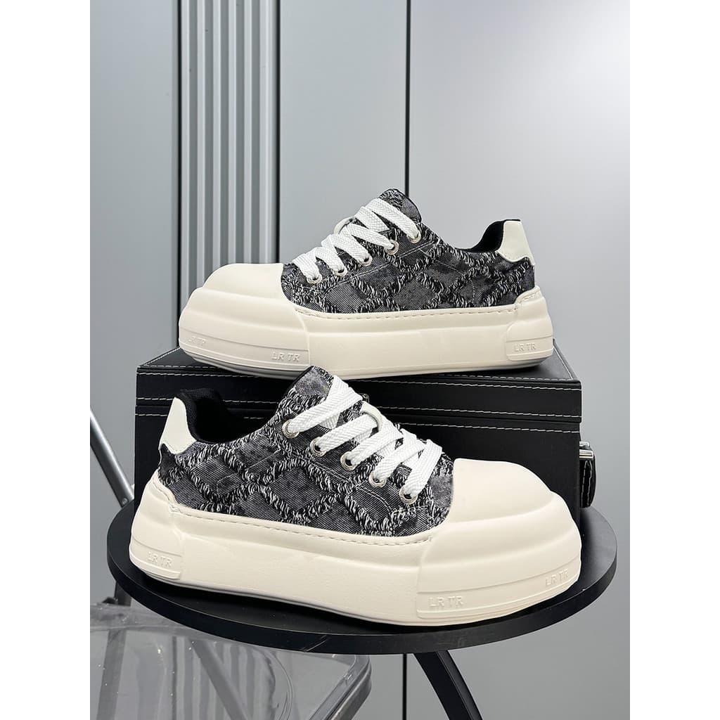 Zhang Linghe mesmo estilo sapatos masculinos 2026 novo estilo Super quente de sola grossa sapatos de dedo grande masculi