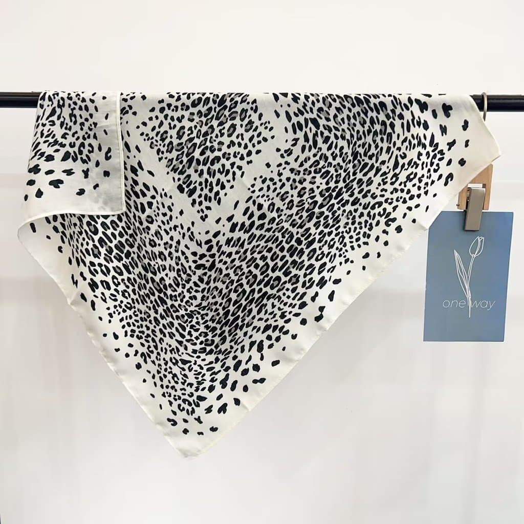 Leopardo impressão ponto espinha de peixe padrão pequeno lenço quadrado feminino primavera novo estilo moda usar pequeno