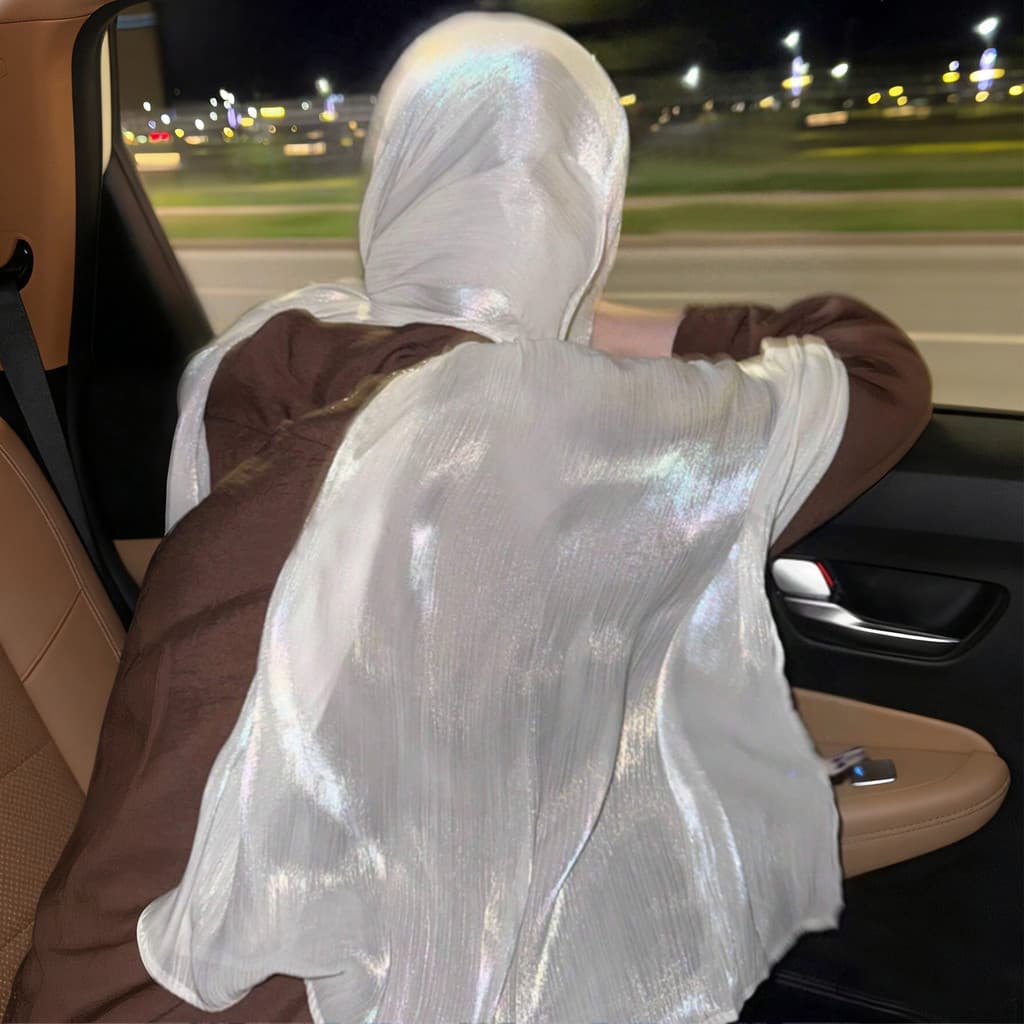 Novo estilo respirável legal ilha cetim suave elástico Crepe longo cachecol de seda brilhante lenço véu