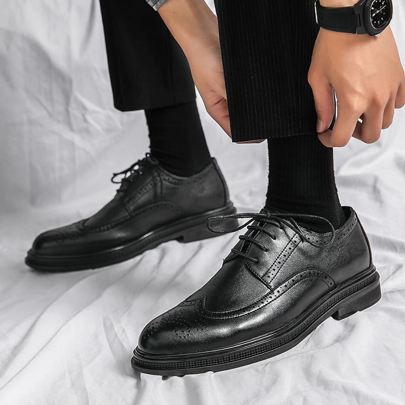 Sapatos masculinos pretos estilo britânico padrinhos aumento interno noivo terno de casamento negócios Formal Wear Casua