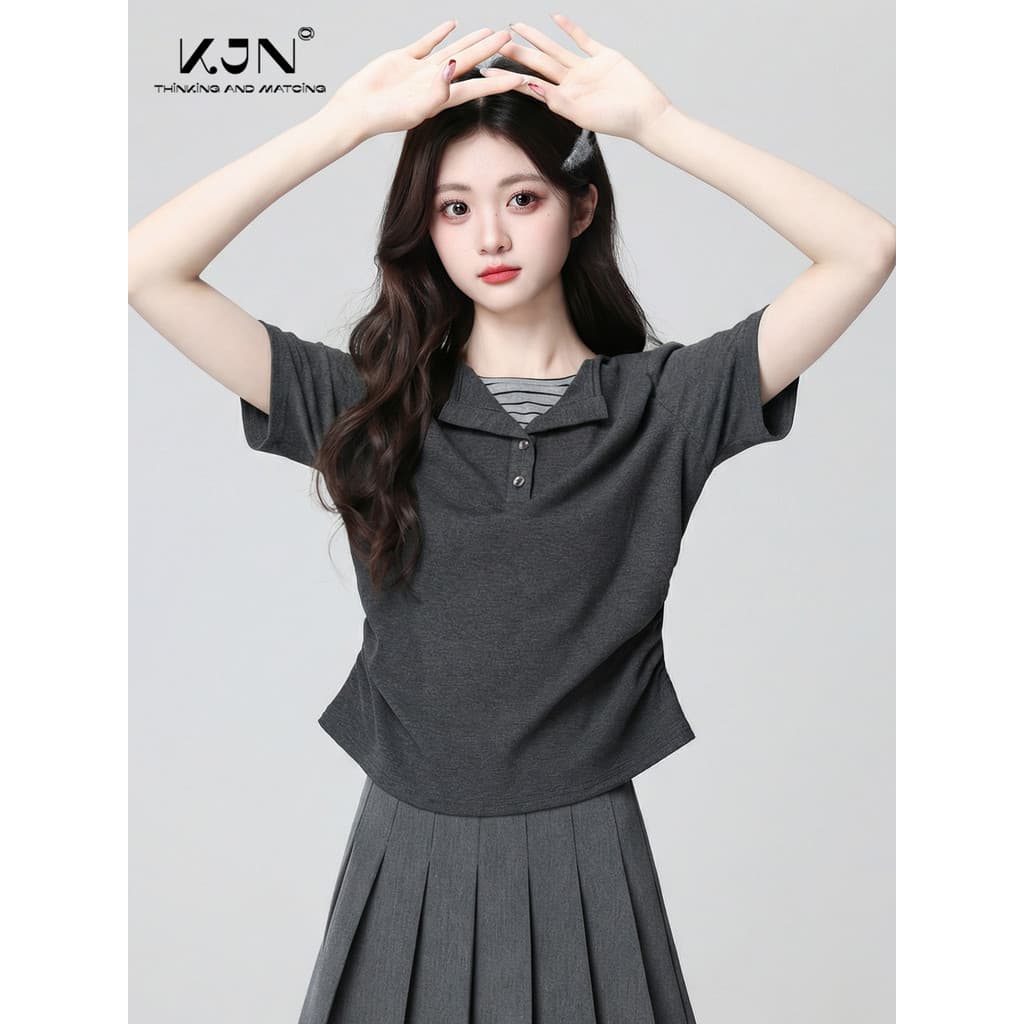 Cinza falso de duas peças de manga curta camiseta feminina primavera verão 2026 primavera novo estilo listrado costura c