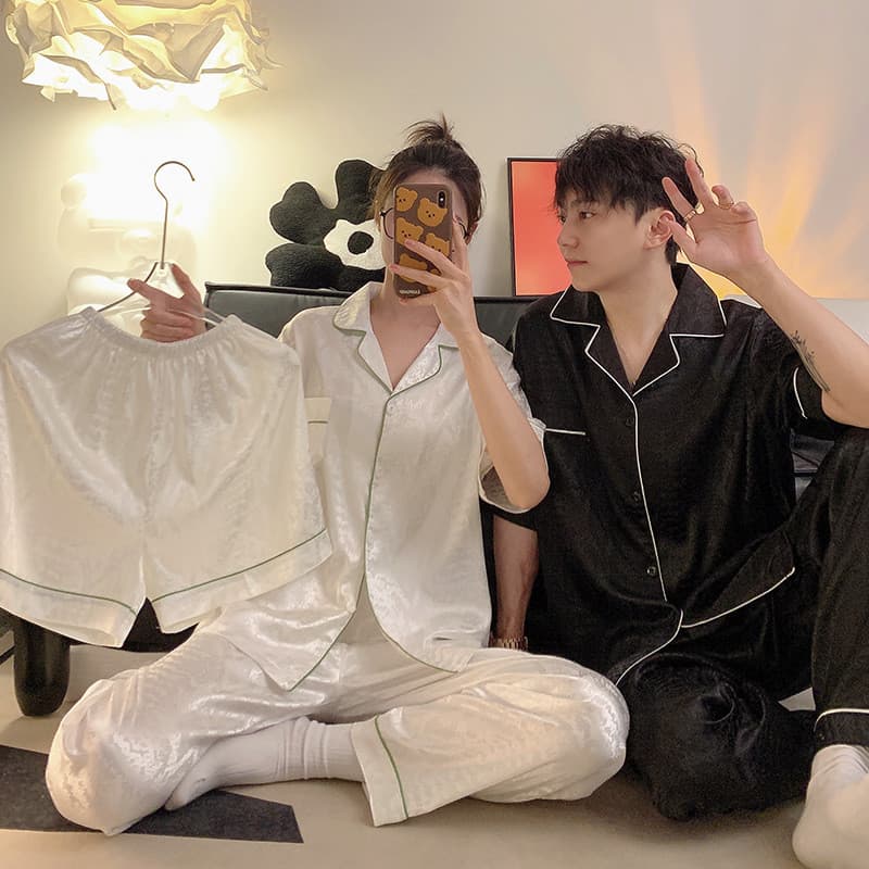 Casal pijamas primavera verão fino gelo seda manga curta High-End sentimento tamanho grande terno de três peças das mulh