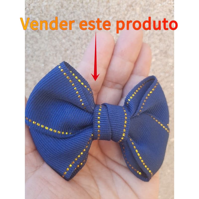 Laço infantil azul no bico de pato
