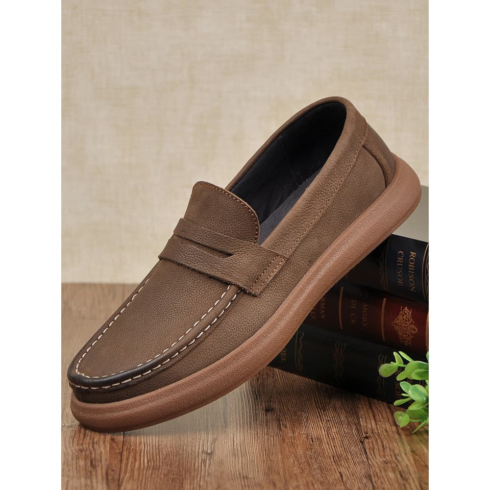 Mocassins masculinos primavera verão couro genuíno deslizamento-em sapatos preguiçosos respirável Casual sola macia sapa