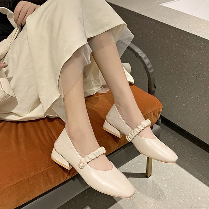 Estilo de noite suave sapatos de salto médio feminino 2026 novo estilo francês salto grosso Mary Jane salto alto com sai